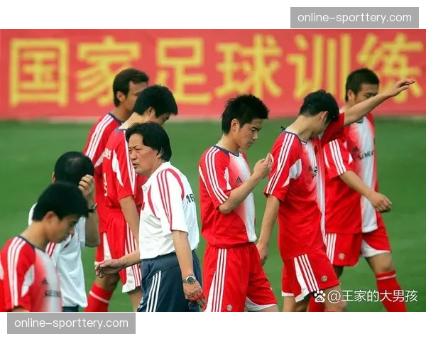 国家队建设模式探讨 归化球员与本土青训平衡成为多国面临课题